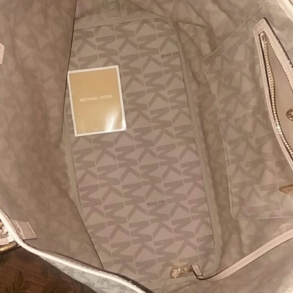 $225.00 - Picture 2 of 3